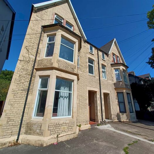 2 Bedroom Flat To Rent In Richmond Road, Cathays, Cardiff, CF24