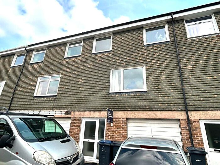3 Bedroom House To Rent In Leeson Walk, Harborne, Birmingham, B17