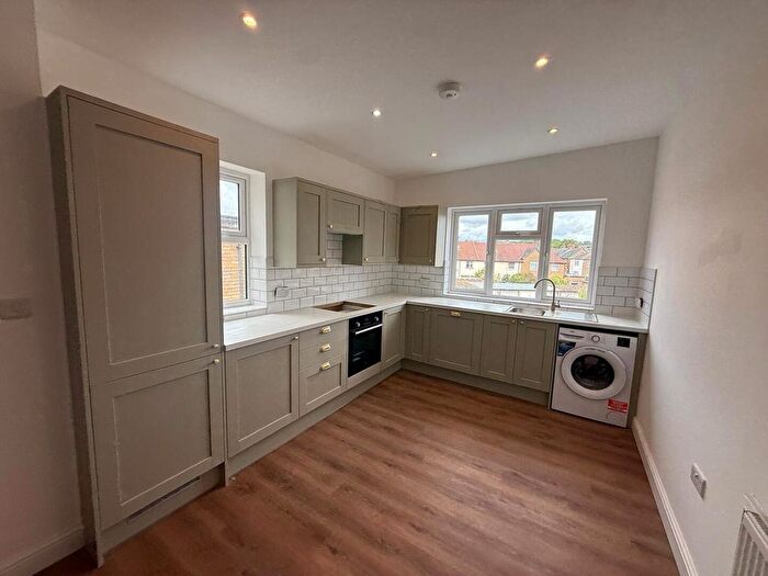 4 Bedroom Flat To Rent In East Barnet Road, Barnet, EN4
