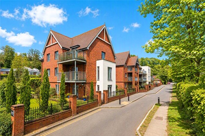 2 Bedroom Apartment For Sale In Granham Close, Marlborough, Wiltshire, SN8