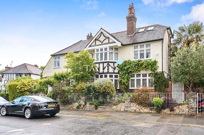 5 Bedroom Detached House To Rent In Grove Avenue, London, N10
