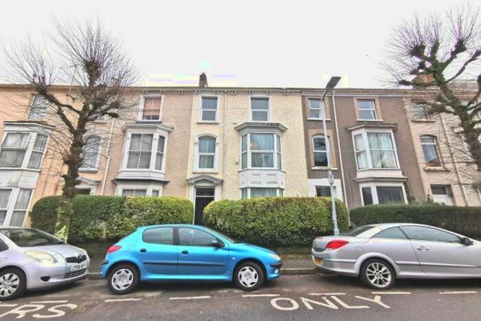 1 Bedroom Flat To Rent In Eaton Crescent, Swansea, SA1