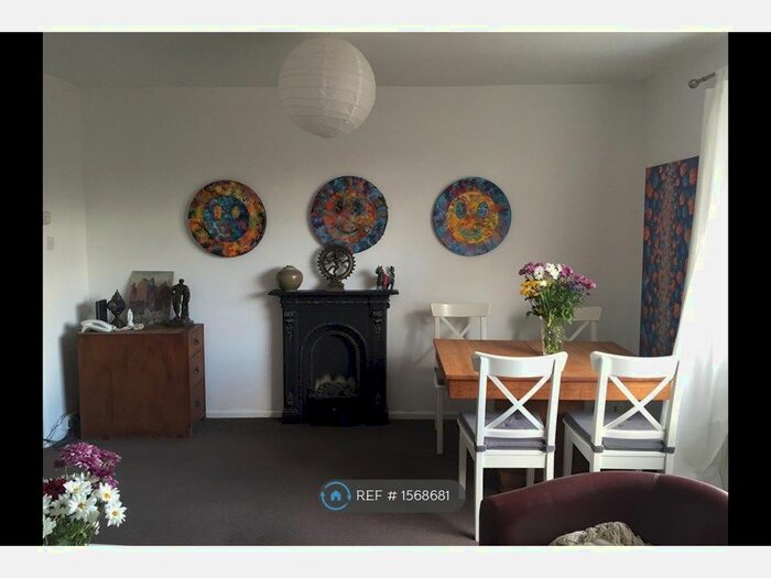 2 Bedroom Flat To Rent In The Woodlands, London, N8