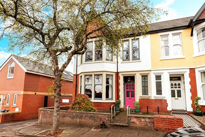 3 Bedroom End Of Terrace House For Sale In Pen-y-Lan Terrace, Penylan, Cardiff, CF23