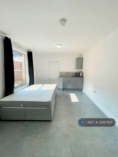 Studio To Rent In Ruskin Avenue, London, E12