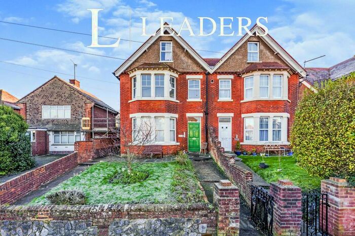 2 Bedroom Flat To Rent In Arundel Road, Littlehampton, BN17