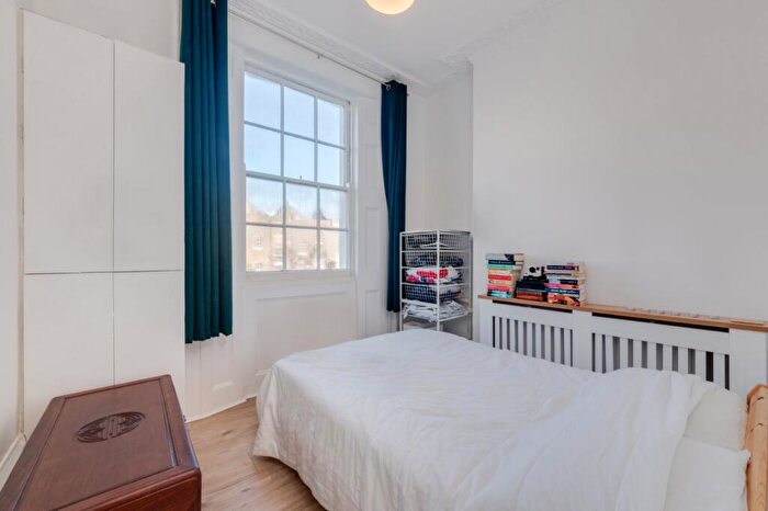 1 Bedroom Flat To Rent In Mornington Terrace, Camden, NW1