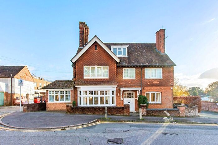 3 Bedroom Flat To Rent In Rockdale Road, Sevenoaks, TN13