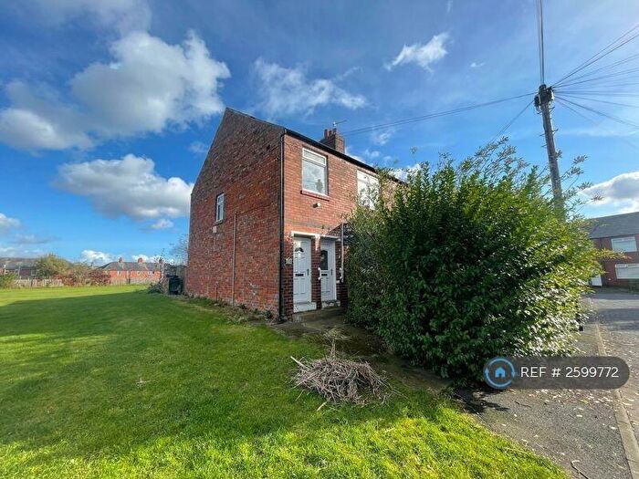 2 Bedroom Flat To Rent In Irthing Avenue, Newcastle Upon Tyne, NE6