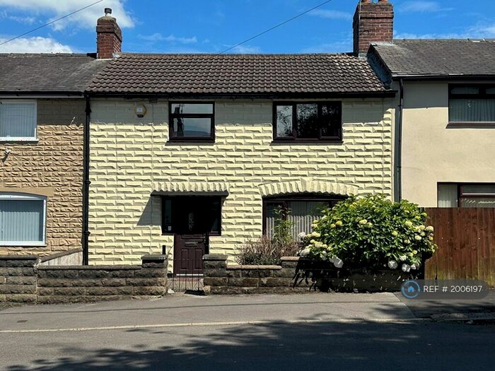 3 Bedroom Terraced House To Rent In Woodhouse Hill Place, Leeds, LS10