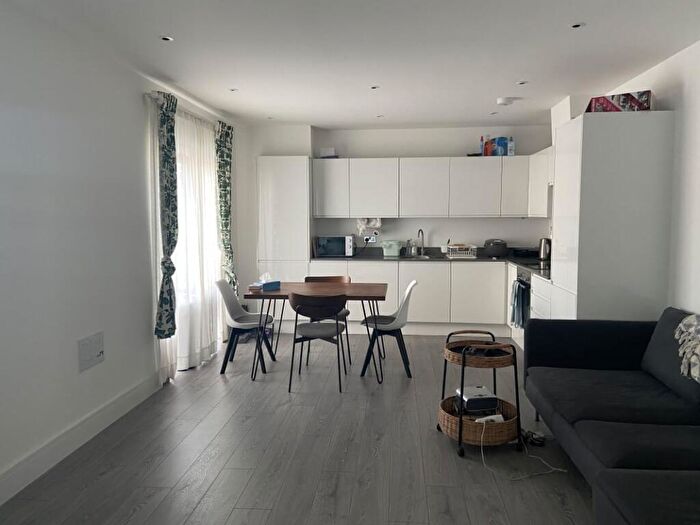 1 Bedroom Flat For Sale In Kappa Court, Etwell Place, Surbiton, KT5