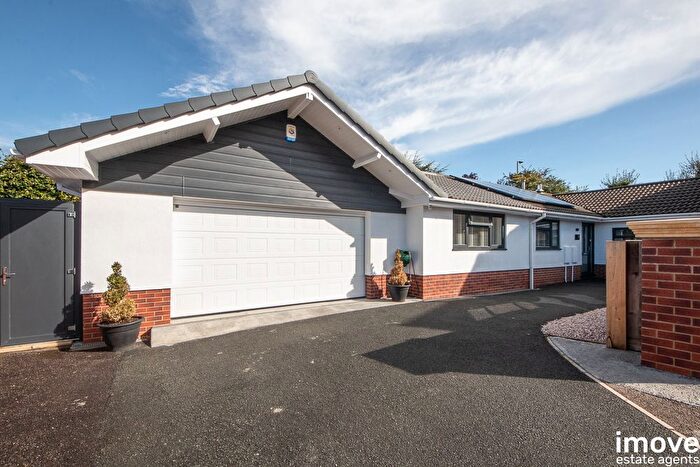 3 Bedroom Detached Bungalow For Sale In Roundmoors Close, Kingskerswell, TQ12