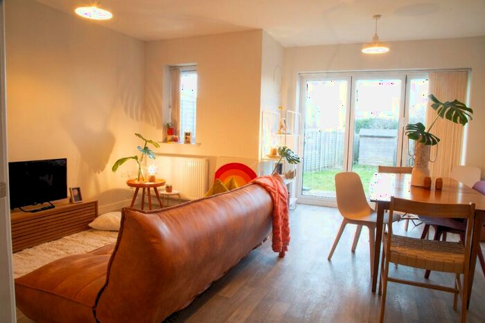 4 Bedroom Semi-Detached House To Rent In Colston Street, Bristol, BS16