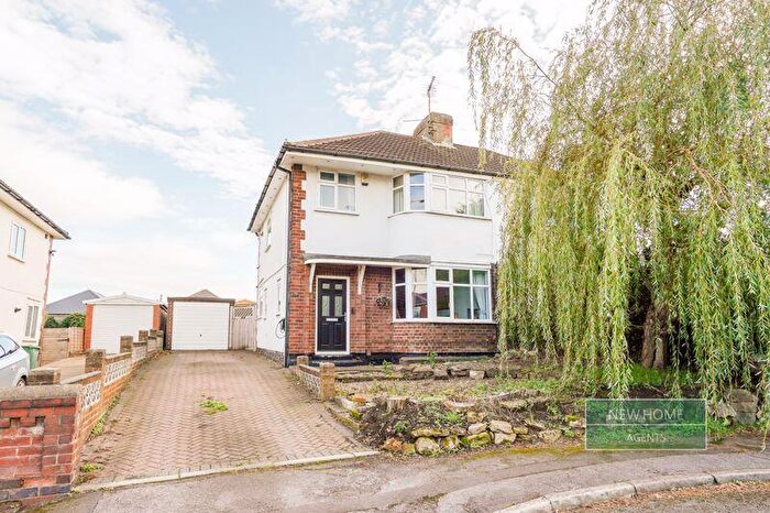 3 Bedroom Semi-Detached House For Sale In Sutton Road Mansfield, NG18