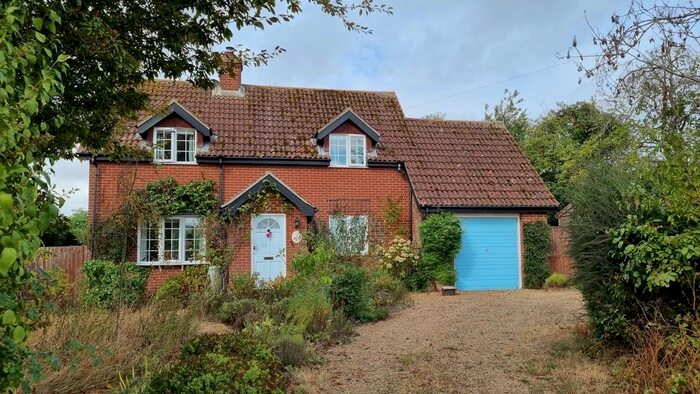 2 Bedroom Detached House For Sale In Molls Lane, Brampton, NR34