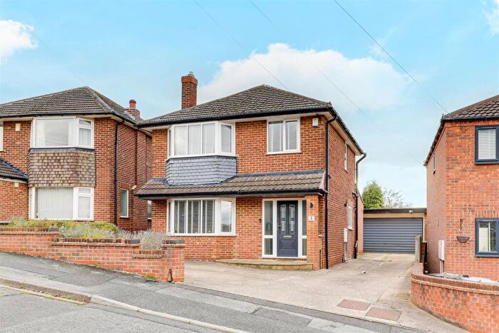3 Bedroom Detached House For Sale In Welham Crescent, Arnold, Nottinghamshire, NG5