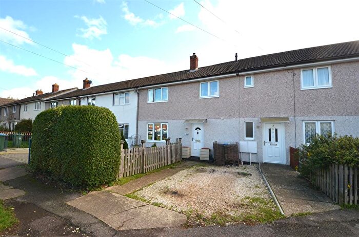 3 Bedroom Property For Sale In Brompton Crescent, Aylesbury, HP19