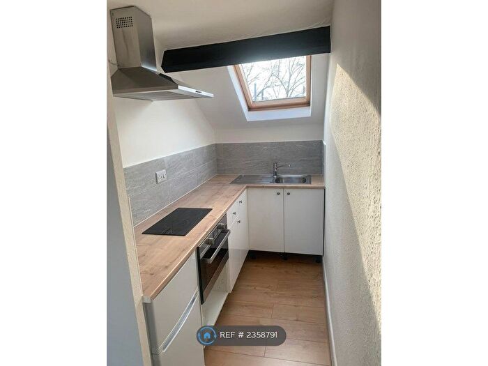 Studio To Rent In Silver Street, Taunton, TA1