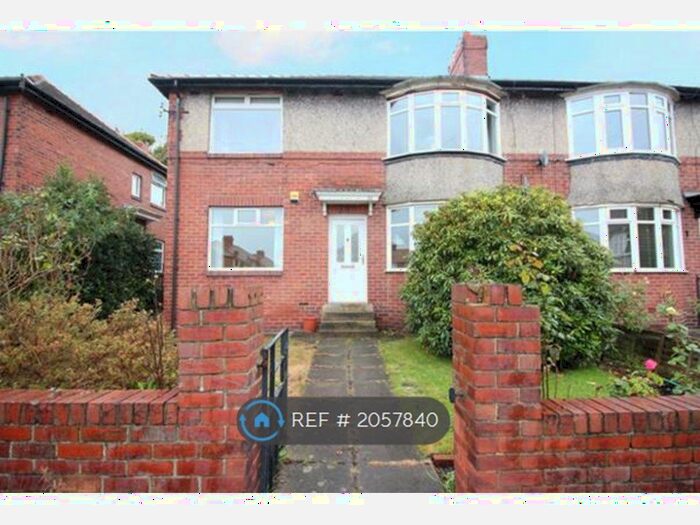 2 Bedroom Flat To Rent In Wych Elm Crescent, Newcastle Upon Tyne, NE7