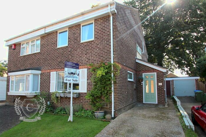 4 Bedroom Semi-Detached House To Rent In Lynton Gardens, Fareham, Hampshire, PO16