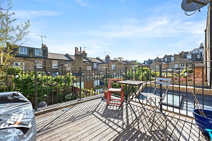 1 Bedroom Flat For Sale In Irving Road, London, W14
