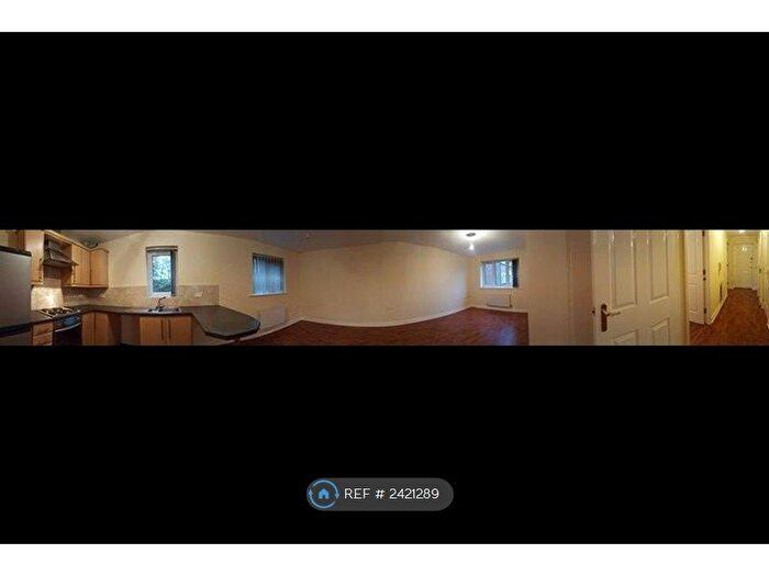 2 Bedroom Flat To Rent In Victoria Lane, Whitefield, Manchester, M45