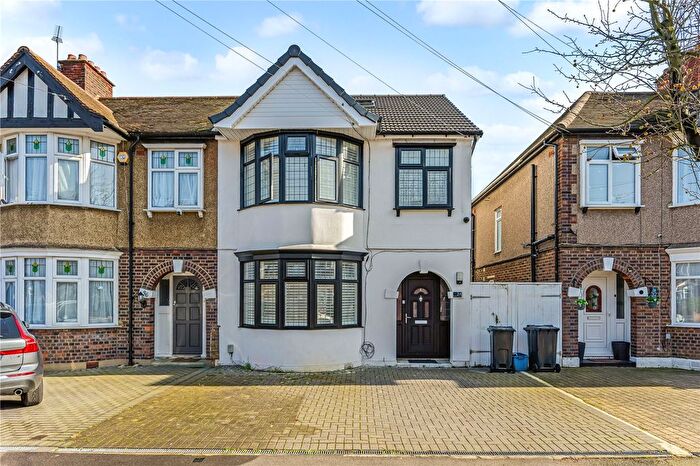 5 Bedroom End Terrace House For Sale In Arandora Crescent, Chadwell Heath, RM6
