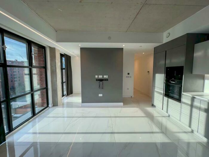 1 Bedroom Apartment To Rent In . :: One Silk Street, M4