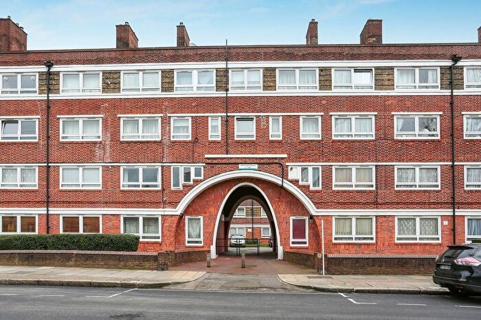 2 Bedroom Apartment To Rent In Neckinger Estate, London, SE16