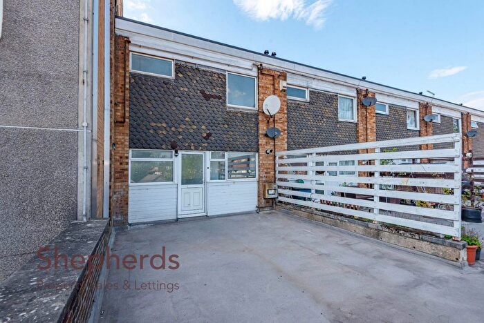 2 Bedroom Maisonette To Rent In High Road, Broxbourne, EN10