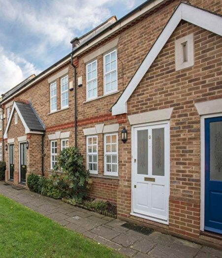 3 Bedroom House For Sale In Meredith Mews, Brockley, SE4