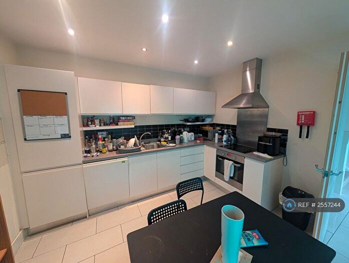 3 Bedroom Semi-Detached House To Rent In Wordsworth Road, Leicester, LE2