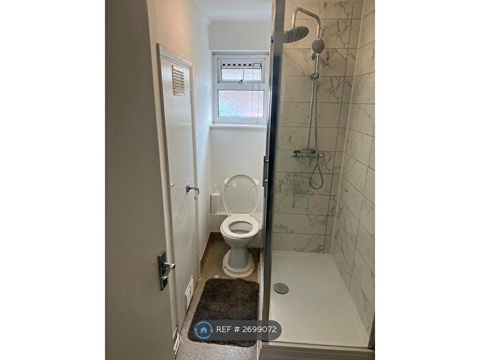 1 Bedroom Flat To Rent In Bruce Close, Welling, DA16