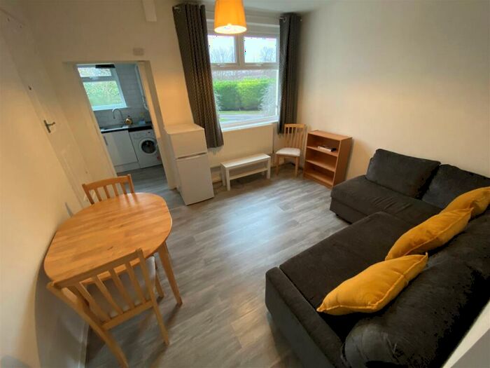 1 Bedroom Apartment To Rent In Wellmead Close, Cheetwood, Manchester, M8