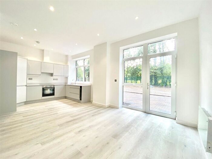 2 Bedroom Apartment To Rent In Parkview House, Oaklands Park, Wokingham, Berkshire, RG41