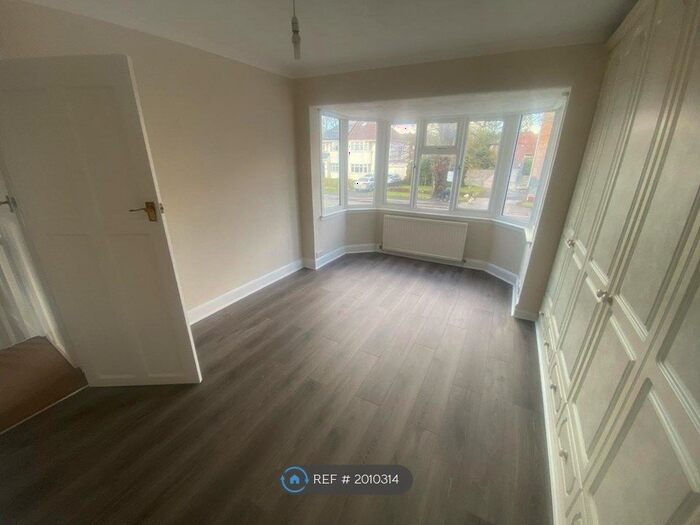 3 Bedroom Semi-Detached House To Rent In Pinner Road, Northwood, HA6