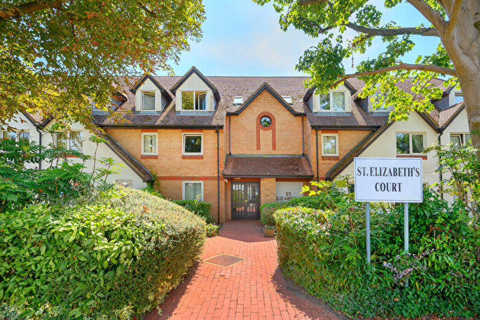 1 Bedroom Flat For Sale In Mayfield Avenue, North Finchley, London, N12