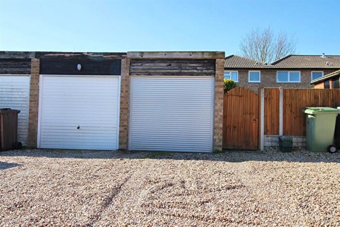 3 Bedroom Terraced House For Sale In Ecton Walk, Norwich, NR6