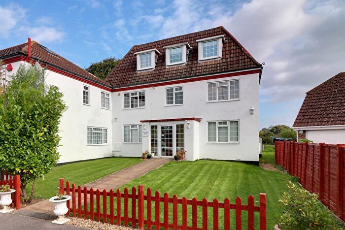 1 Bedroom Flat To Rent In Havant Road, Hayling Island, PO11