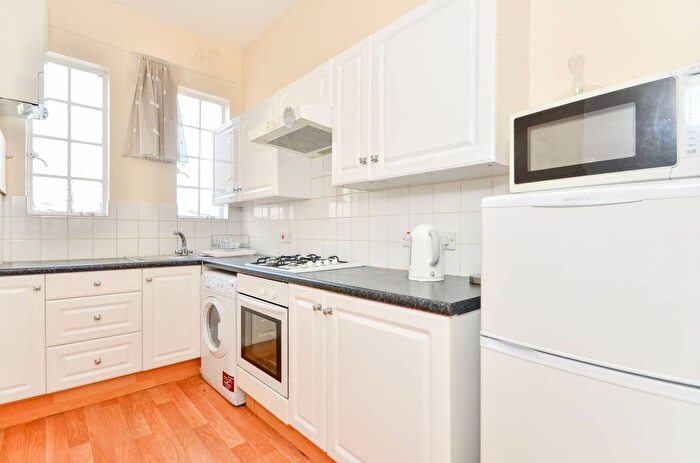 1 Bedroom Flat To Rent In Astoria Walk, Brixton, London, SW9