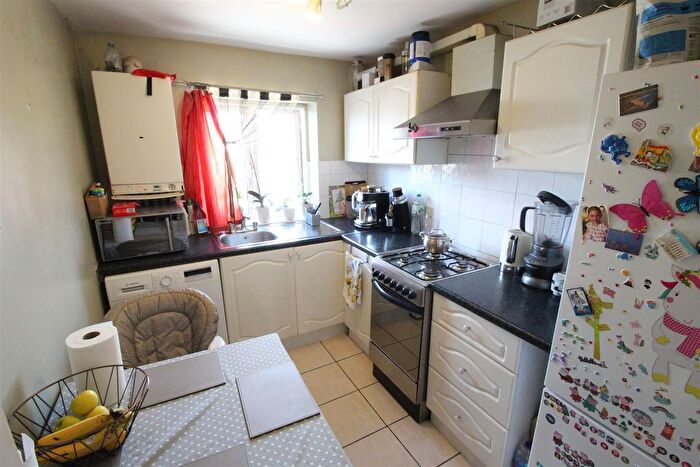 1 Bedroom Flat To Rent In Forest Drive West, London, E11