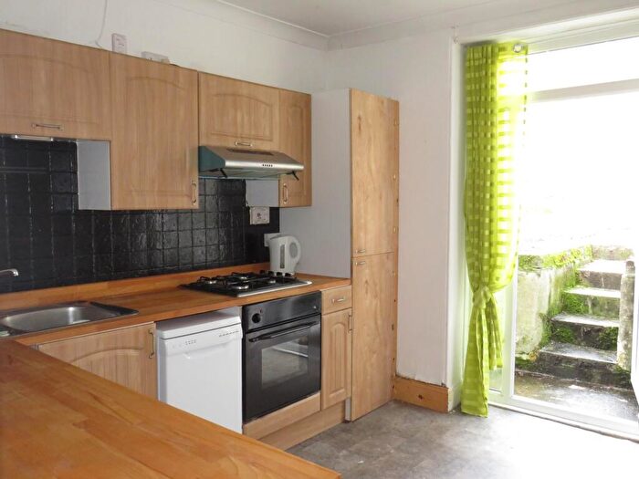 3 Bedroom Flat To Rent In Elm Road, Mannamead, Plymouth, PL4