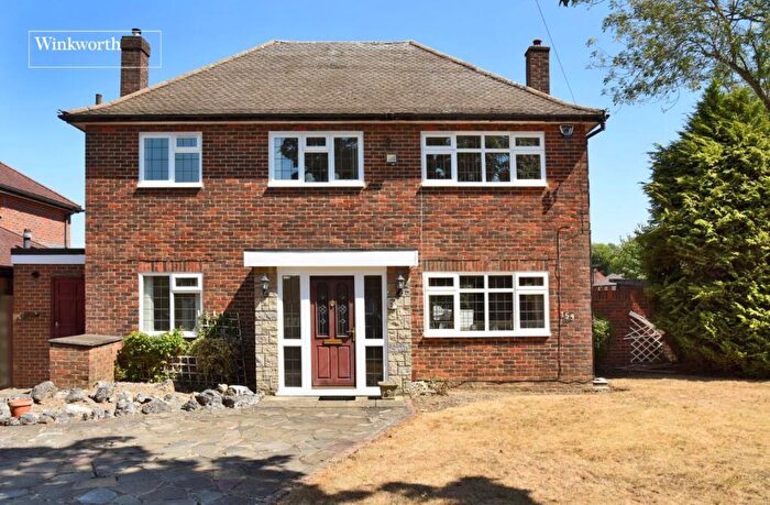 4 Bedroom Detached House For Sale In Sandy Lane, Cheam, Sutton, SM2