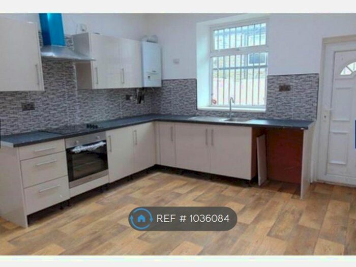 3 Bedroom Terraced House To Rent In Parkinson Street, Burnley BB11