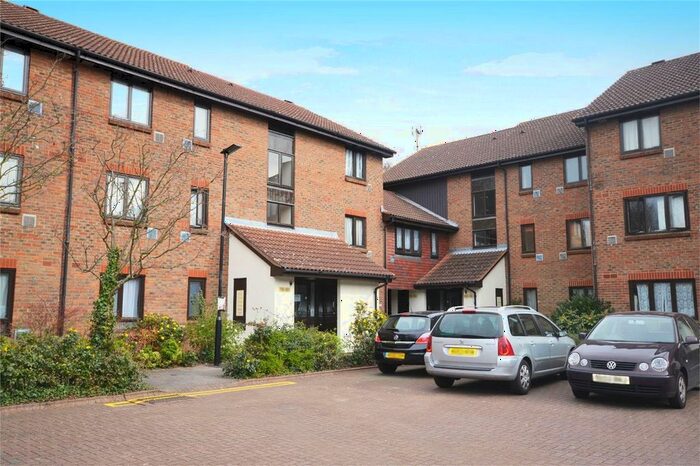 1 Bedroom Flat To Rent In Braybourne Drive, Isleworth, TW7