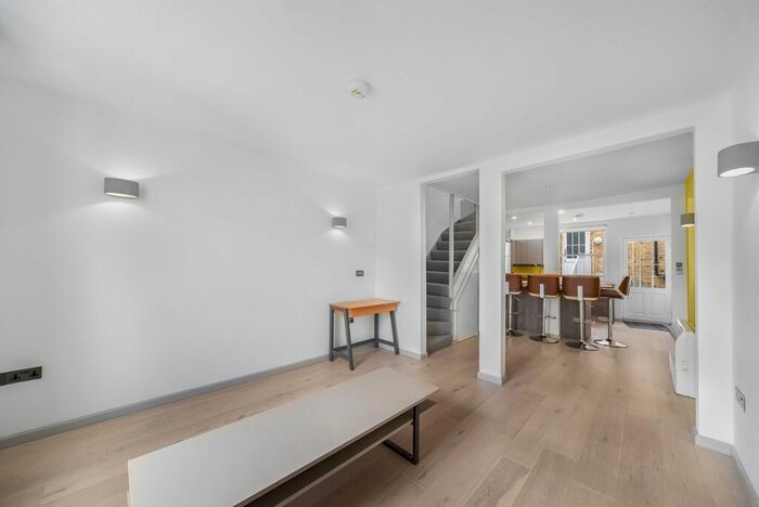 2 Bedroom Flat To Rent In Turnpin Lane, London, SE10