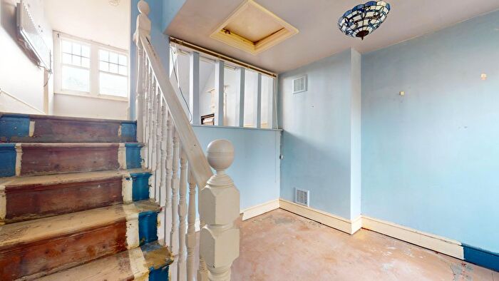 1 Bedroom Flat For Sale In Colberg Place, London, N16