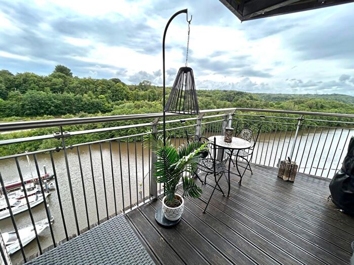 2 Bedroom Flat For Sale In Victoria Wharf, Cardiff, CF11