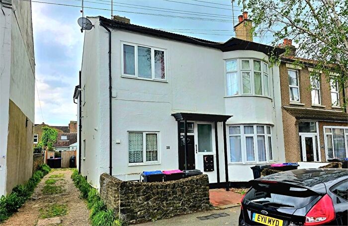 2 Bedroom Apartment To Rent In North Avenue, Southend On Sea, Southend On Sea, SS2