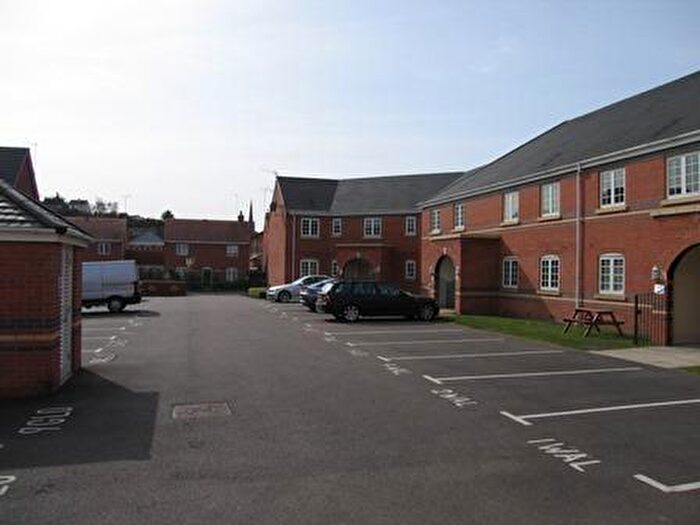 2 Bedroom Apartment To Rent In Glover Road, Castle Donington, DE74